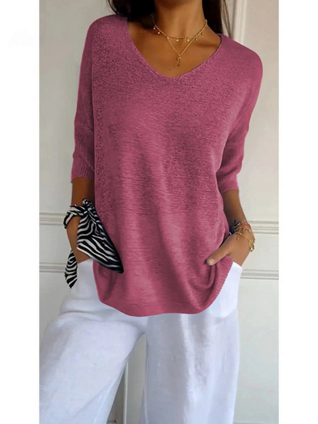 Woman's Solid Color Knitted 3/4 Sleeve V-neck Top
